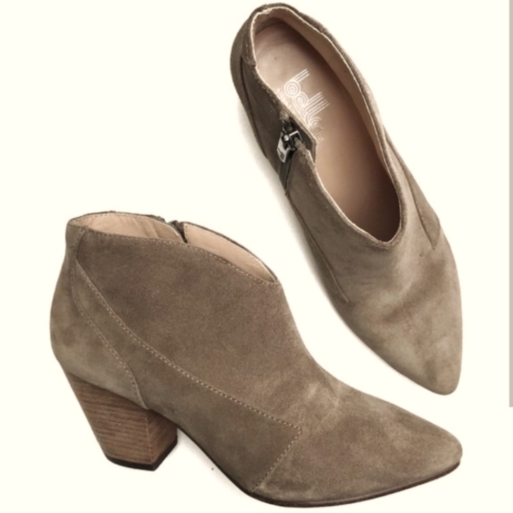 BELLE SIGERSON MORRISON Taupe Suede Ankle Boots Size 8